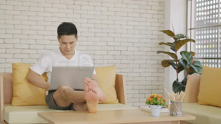 僵尸归来 视频海报