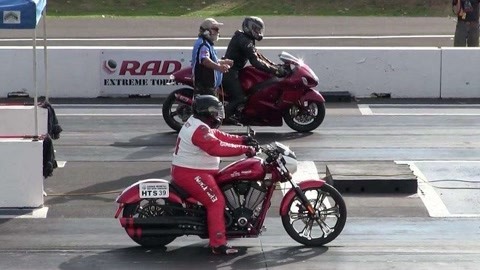 侵入者 视频缩略图