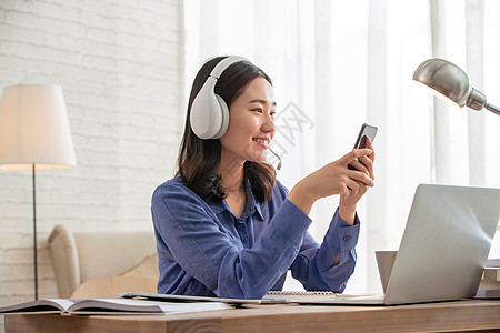 围墙之内 视频缩略图