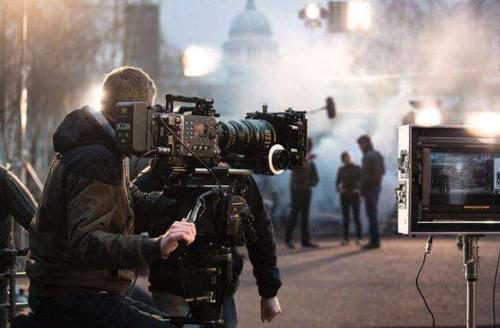 仲夏夜惊魂 视频缩略图