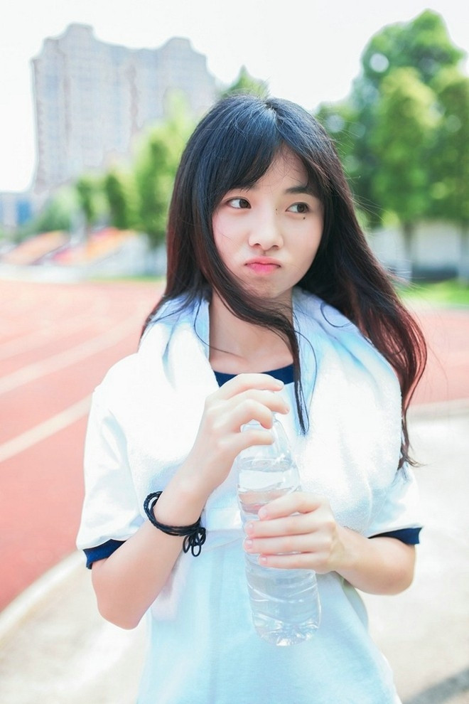 假装热情 视频缩略图