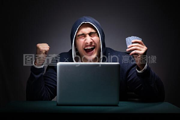 佐罗 视频缩略图