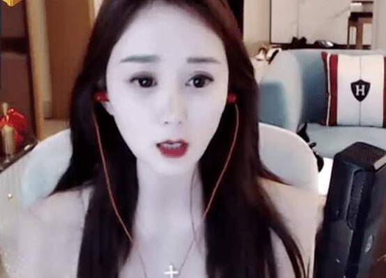 四根羽毛 视频缩略图