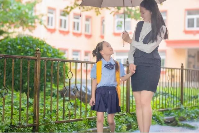 优雅的世界（下部） 视频海报