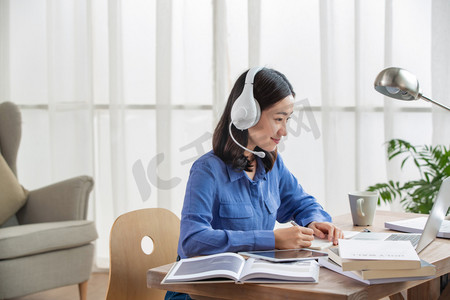 你行......你结婚？ 视频缩略图