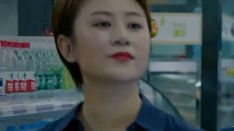 住货车的女士 视频海报