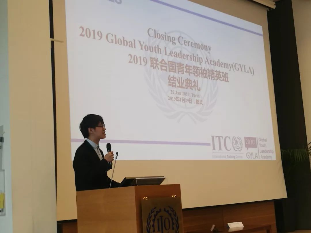 在／其中 视频缩略图