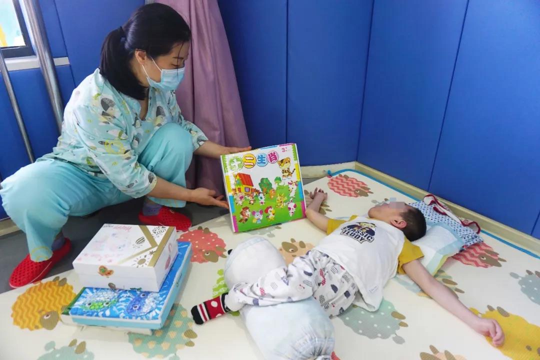 健听女孩 视频缩略图