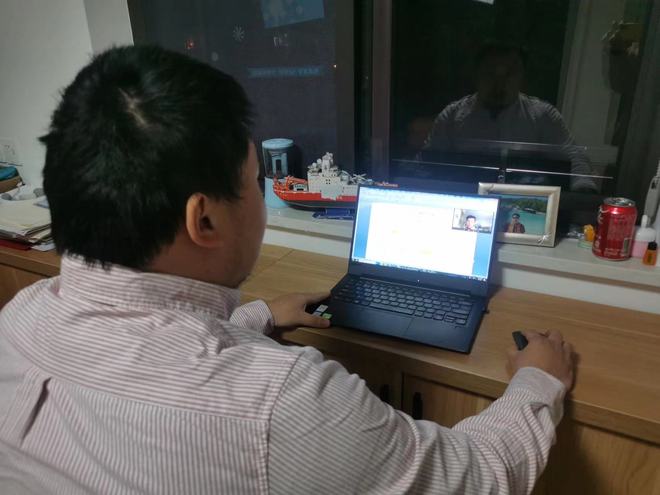 偶像先生 视频海报