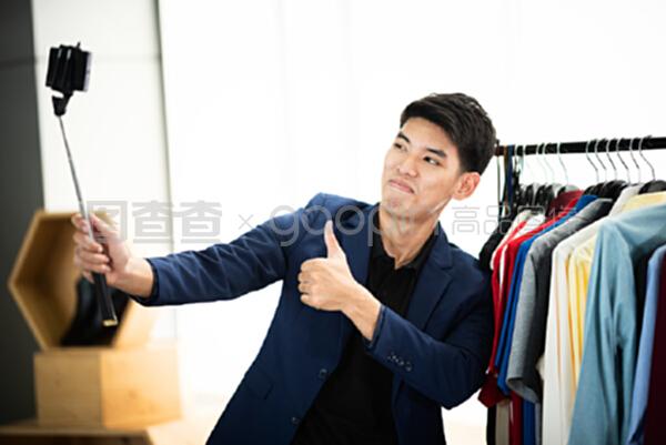 僵尸高校2 视频缩略图