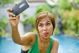 兄弟会 视频缩略图