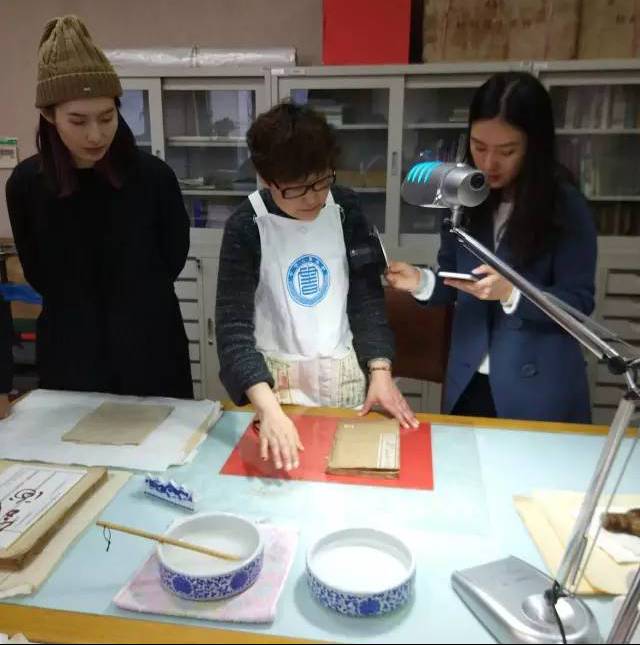 向日葵与幼犬的7天 视频缩略图