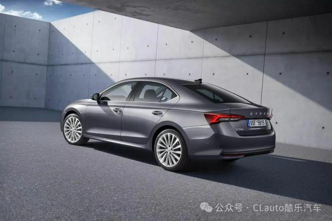 依然爱情服务生 视频缩略图