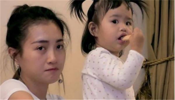 同在蓝天下 视频海报