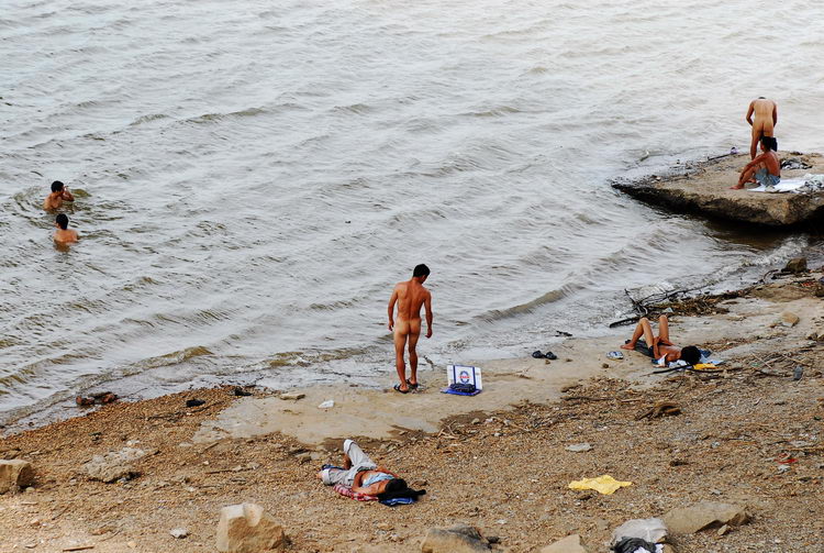 假日劫 视频海报