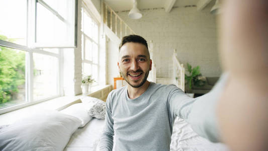 伪行者 视频缩略图