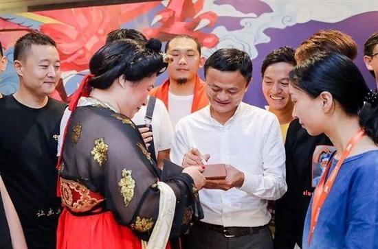 偷穿高跟鞋 视频缩略图