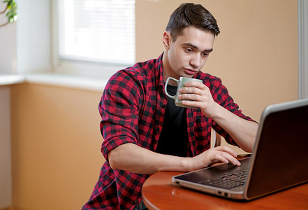 你好倾城 视频缩略图