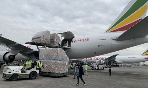 偷穿高跟鞋 视频缩略图